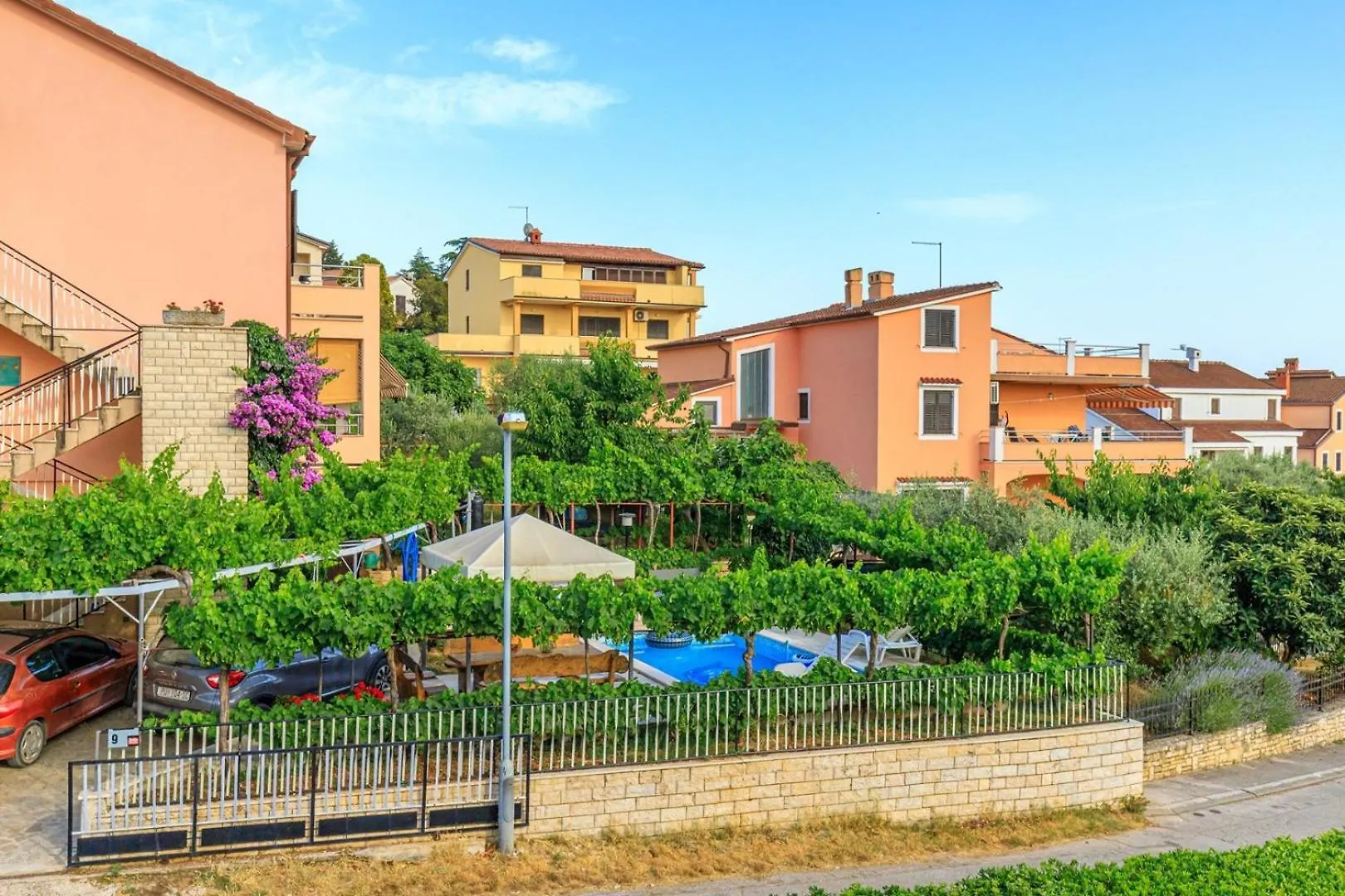 Guest house Apartments Slavko 638 Pula