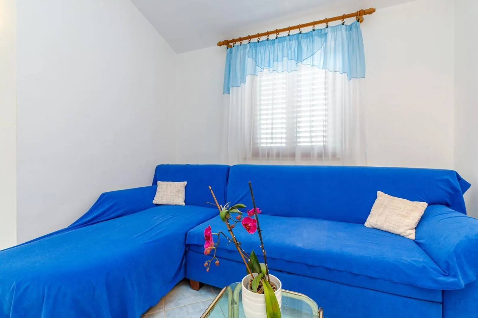Guest house Apartments Slavko 638 Pula